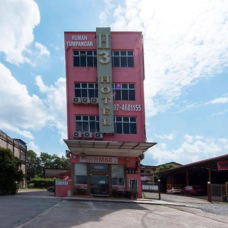 Super Oyo 90385 H3 Hotel Yong Peng Eksteriør bilde