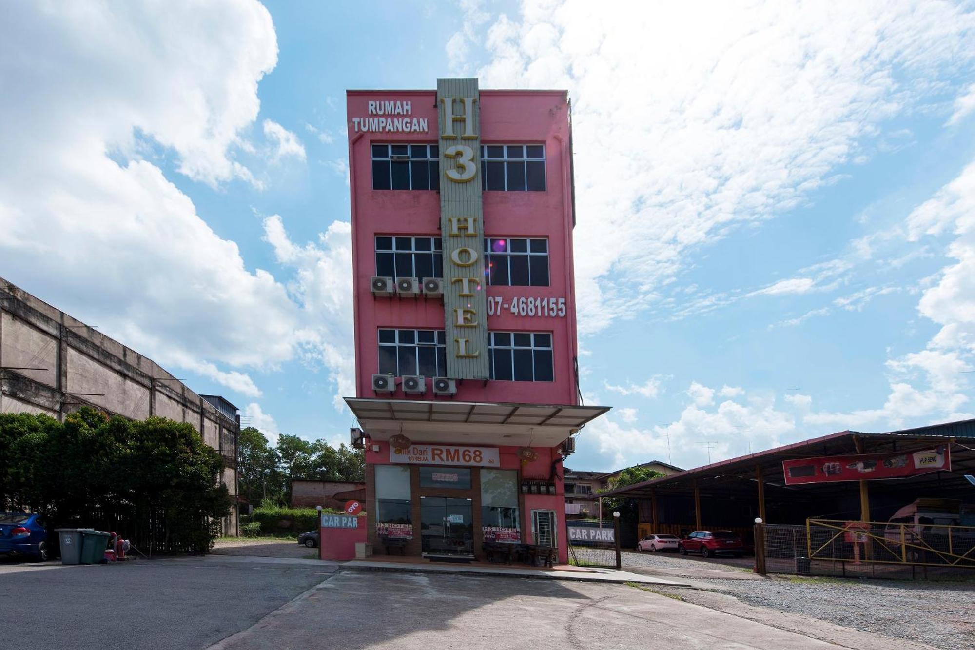 Super Oyo 90385 H3 Hotel Yong Peng Eksteriør bilde