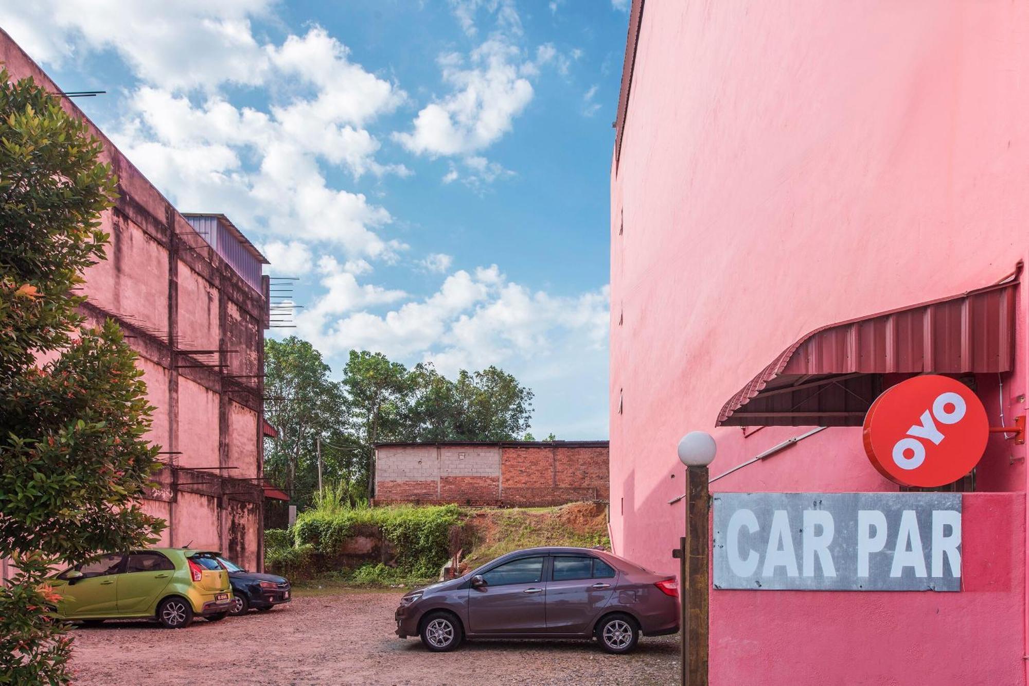 Super Oyo 90385 H3 Hotel Yong Peng Eksteriør bilde