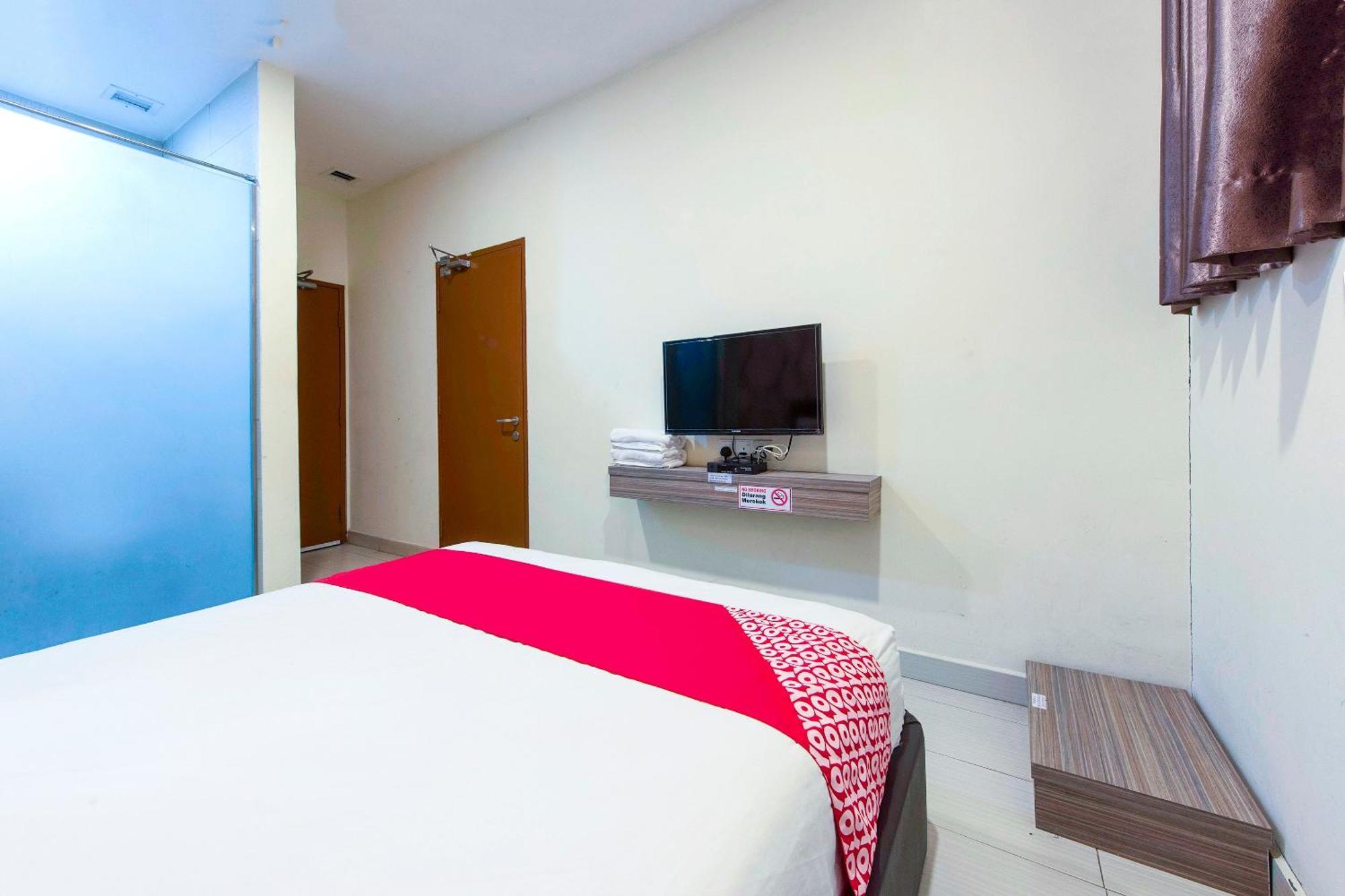 Super Oyo 90385 H3 Hotel Yong Peng Eksteriør bilde